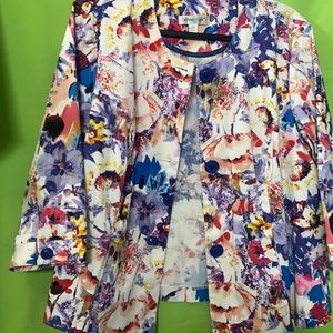 Coldwater Creek floral 3 button jacket with pockets . Size W18. Great condition